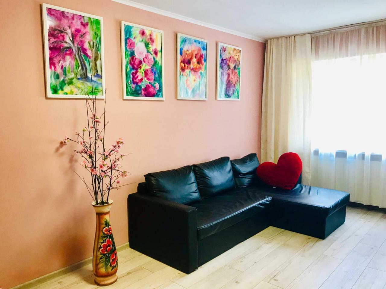 Арт Квартира В Центрі Міста Uzhhorod Luaran gambar
